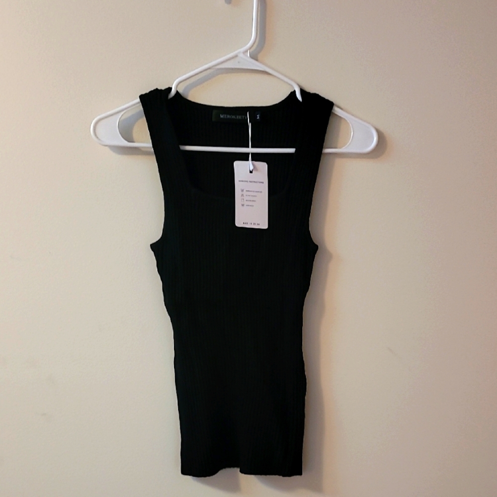 Black Sleeveless Top